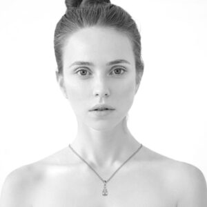 KrystalCouture-KCN831WG-3_1791fdb2-ba26-40c1-a120-b3e9530eaa6f.jpg